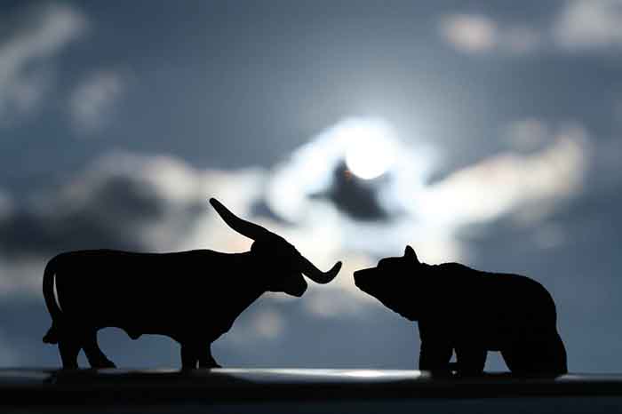 Time to be bullish or bearish on tech?