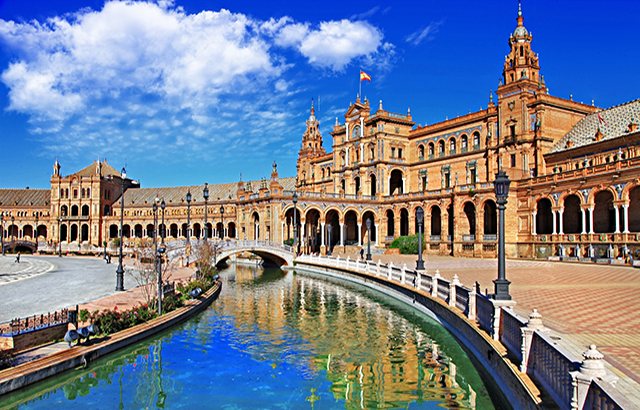 Beautiful Plaza de Espan, Seville, Andalusia